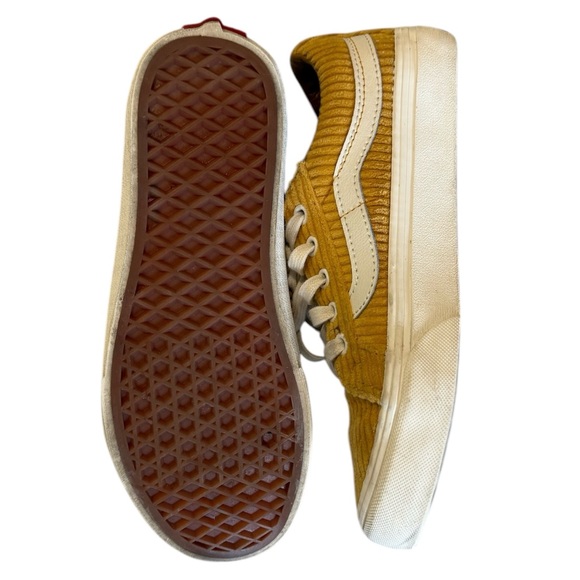 Vans Ultracush Corduroy Old Skool shoe. Size W 6.5 - Picture 5 of 6